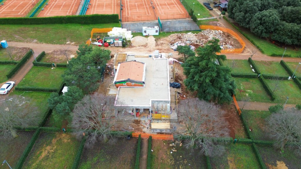Prije i tijekom obnove – sanitarni čvor 2, Camping Park Umag, pogled 2